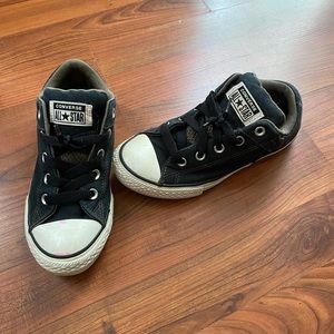 Converse size 3y